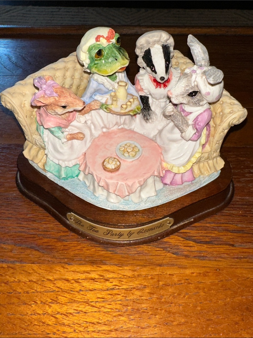 Little Nook Village Figurine The Tea Party by Leonardo 1986 Heritage